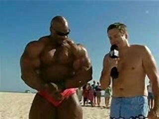 Ronnie Coleman  - Flipper Snorkle Race
