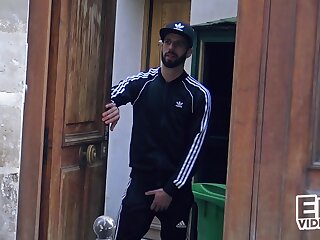 Bastian gets filled by Romeo