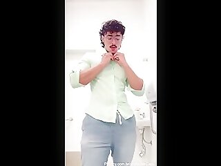 muscle hunk solo at work