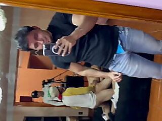 Cuando mi compa me pide prestada mi casa para follarse un culito les digo que va&comma; pero si me dejan ver