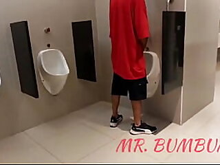 FAZENDO BANHEIR&Atilde;O NO SHOPPING DA ELITE&period; MUITOS V&Iacute;DEOS COMPLETOS DE BANHEIR&Atilde;O NO RED E SUBSCRI&Ccedil;&Atilde;O