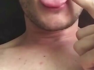 Gorgeous guy, close up wank