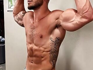 Muscle hunk