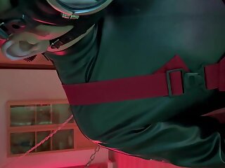 In Latex und Workgear in der Sling wixxen