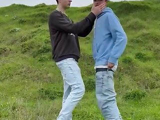 Young guys outdoor sex (no cumshot)