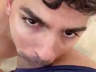 Send videos by message.