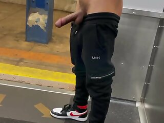 Outdoor Fun... 野战... 户外... Spy... 偷拍 ...