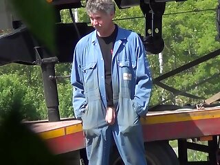 Pissing with balls out at a parking lot