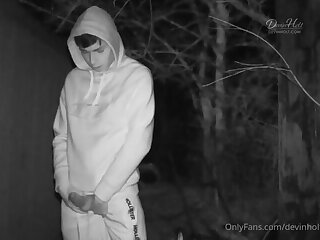 Chav has a night time outdoor wank *no copyright infringement intended - video found on the web*