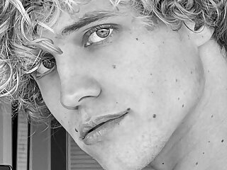 76  Curly Haired jock  Owen Lindberg sunshinesmile99 onlyfans porn