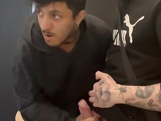 Finding all the DL guys who wants to play quickie