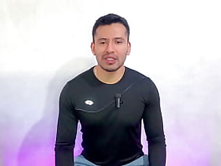 Seminarista Colombiano penetra a pelo con sus 20cm de vergota  a joven chileno en la casa de los seminaristas&excl; Relato sexual