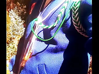 chico  con uniforme se masturba