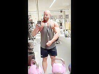 BIGMUSCLE DADDY 😍