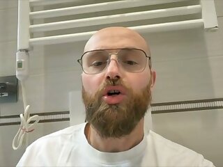 Big dick italian has fun and cum