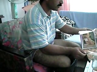 Sexy Turkish daddy rubs his hard boner on his thigh and cums on his leg