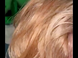 Me chupa la verga y el ano esta que me hace venirme en su boca