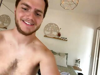 White guy not shy to flash his ass hole doggy but didn't wipe his ass properly