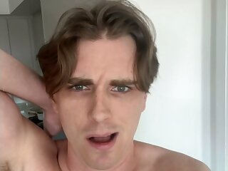 Baited burp bro sent me these Snapchat videos recently and it turns me on to expose dudes so you guys get lucky. Enjoy his hot hairy pits, stinky egg burps and big white meat.