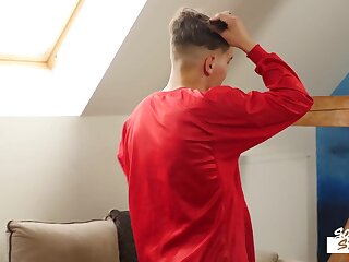 First touch (Oliver Morgenson, Isaac Esteban)