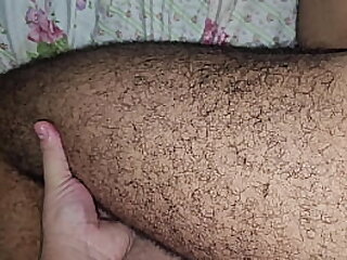 Seduzindo o macho rabudo at&eacute; liberar o cuzinho